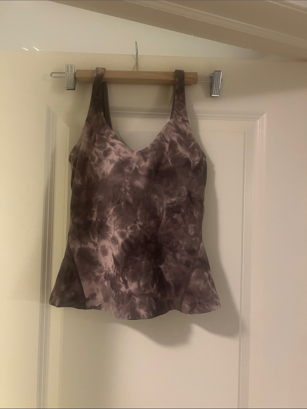 lululemon athletica Women's Tie-Dye V-Neck Tank Top — Taupe Plum